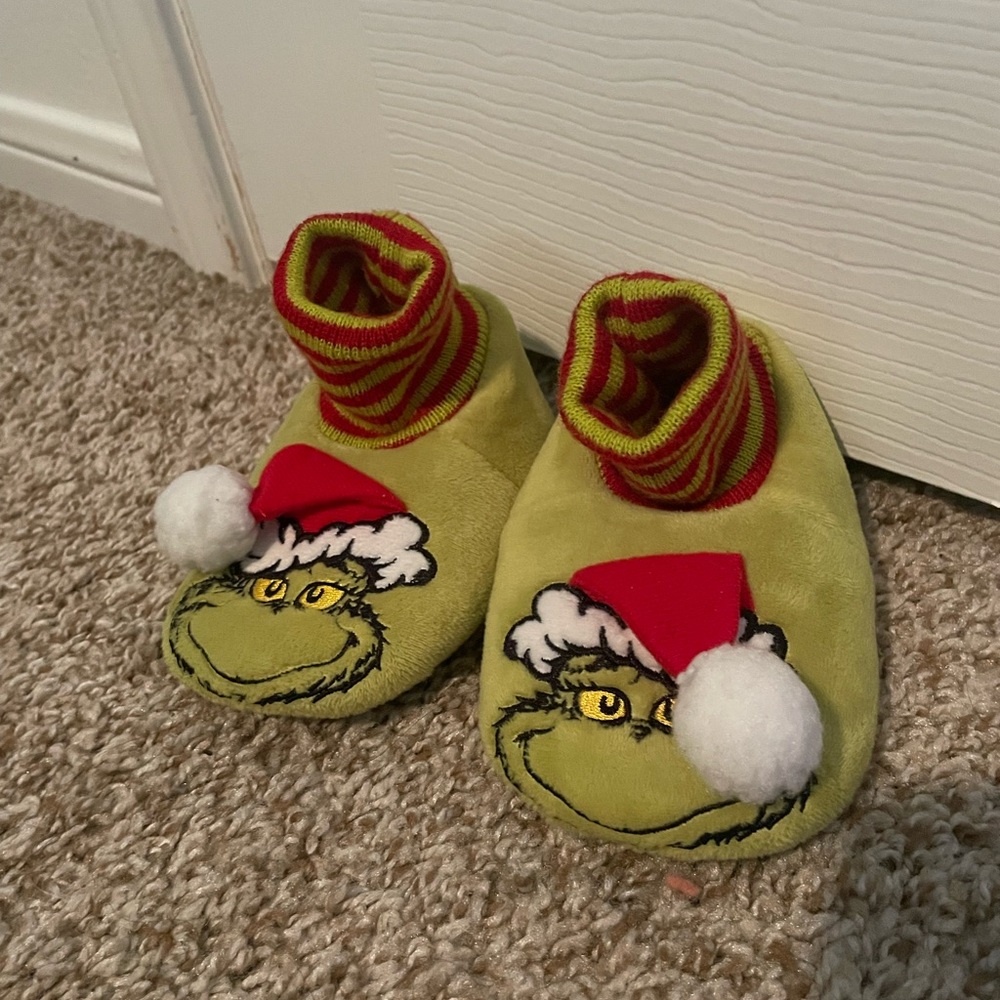 Grinch Kids One Piece Slippers - Green and Red